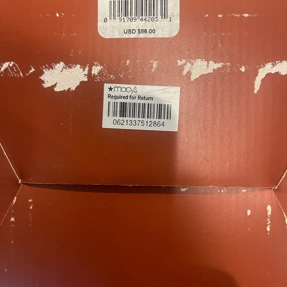 LENOX Holiday 1.5 Qt Round Covered Casserole - Picture 5 of 7